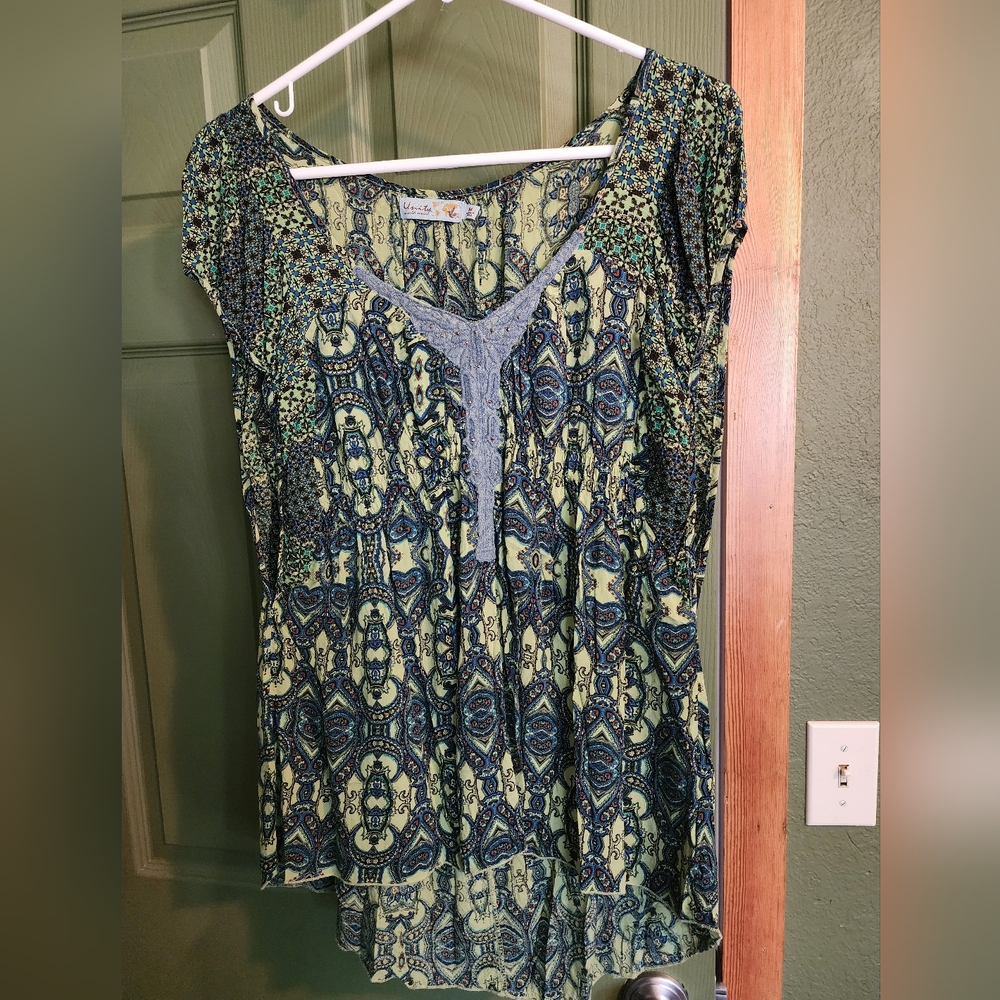 Women's Unity World wear blouse Size M